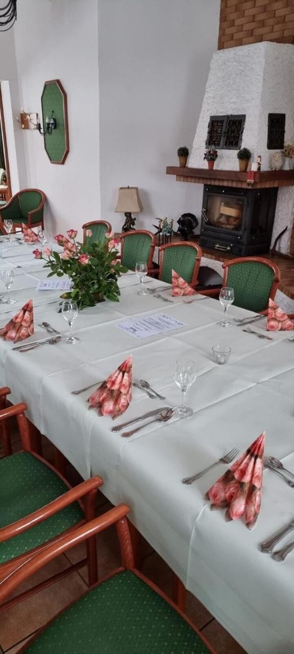 Hotel Zur Krone Hasselfelde Esterno foto