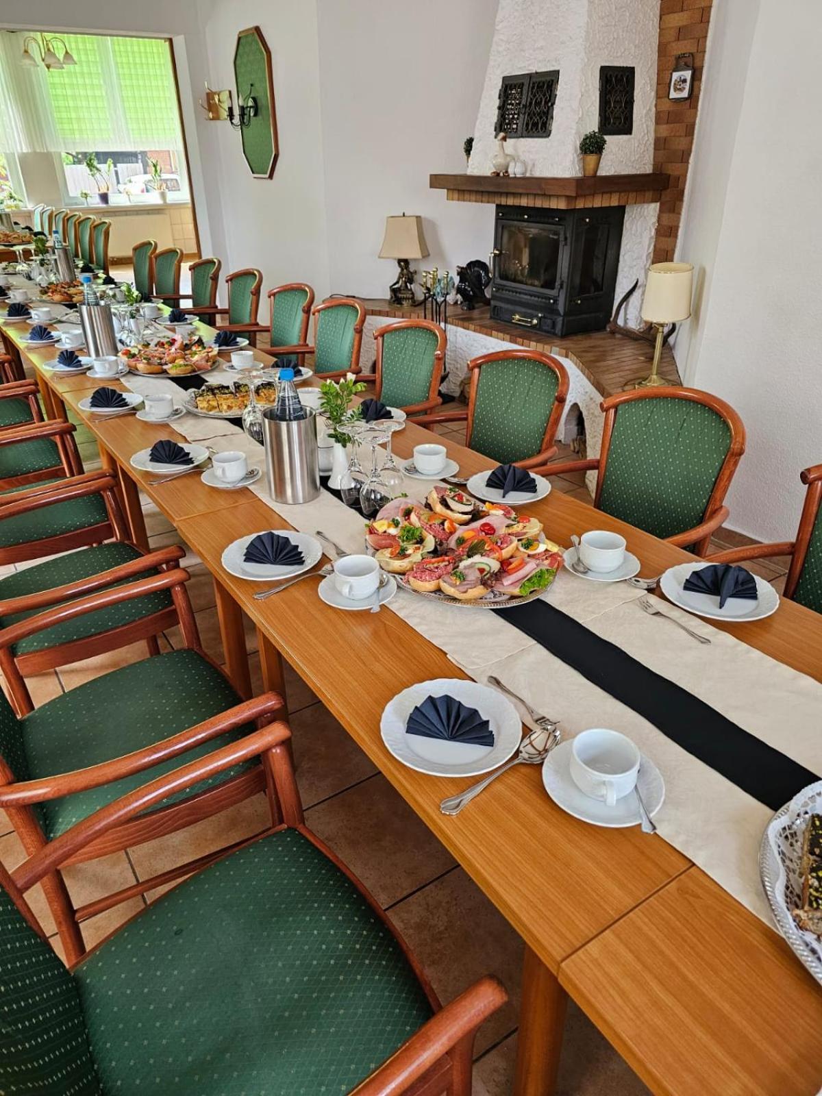 Hotel Zur Krone Hasselfelde Esterno foto